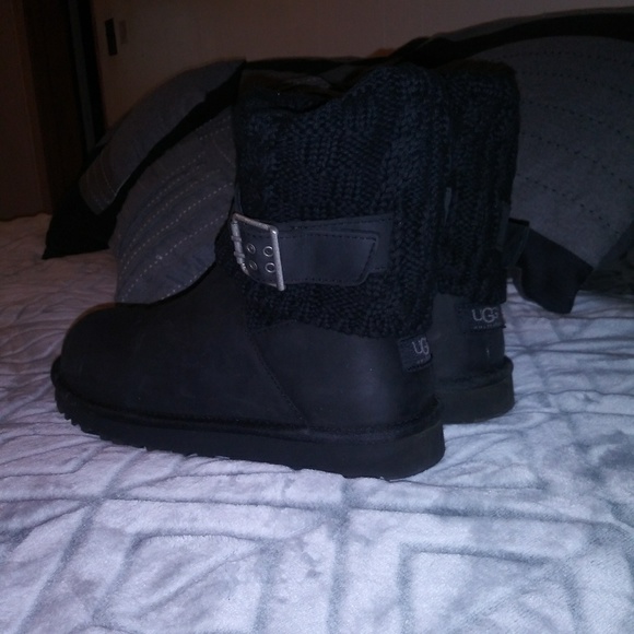 UGG Boots - Picture 4 of 4